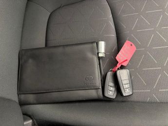 Toyota RAV4 2.5 VVT-h GPF Design CVT (218 ps) - LED - REVERSE CAM - NAV