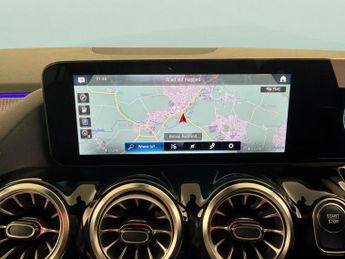 Mercedes-Benz EQA EQA 250+ 70.5kWh Sport (190 ps) - NAV - ADAPTIVE LIGHTS - MIRROR