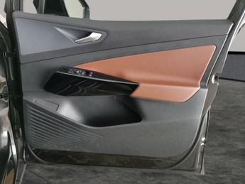 Volkswagen ID.4 Pro Performance 77kWh 1ST Edition (204 ps) - NAV - ALCANTARA