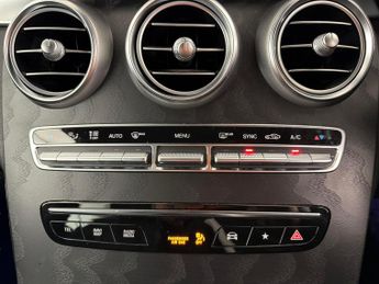 Mercedes-Benz GLC 2.0 GLC300d AMG Line (Premium) G-Tronic+ 4MATIC (245 ps) - HEATE