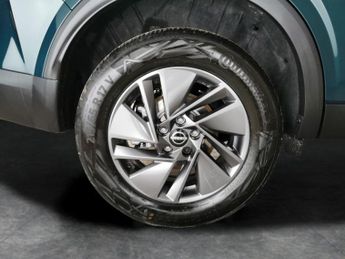 Nissan Qashqai 1.3 DIG-T MHEV Acenta Premium XTRON (158 ps) - REVERSE CAM