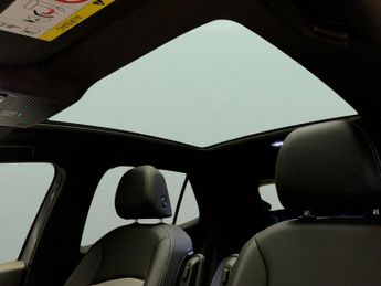 Volkswagen ID.3 Pro 58kWh Family (145 ps) - PARK SENSORS - HALF LEATHER - 18IN A