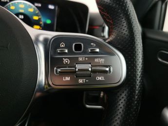 Mercedes-Benz A Class 1.5 A180d AMG Line 7G-DCT (116 ps) - LED - REVERSE CAM - NAV