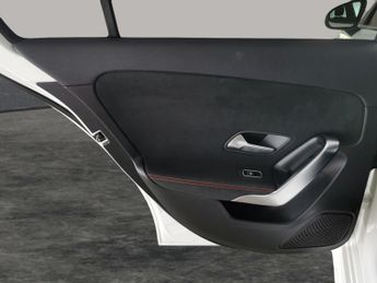 Mercedes-Benz A Class 1.5 A180d AMG Line 7G-DCT (116 ps) - LED - REVERSE CAM - NAV