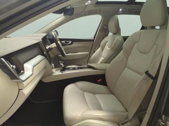 Volvo XC60 2.0 D4 Momentum Pro AWD (190 ps) - BLIND SPOT ASSIST - CONVENIEN