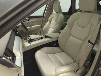Volvo XC60 2.0 D4 Momentum Pro AWD (190 ps) - BLIND SPOT ASSIST - CONVENIEN