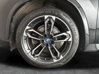 BMW iX1 30 66.5kWh M Sport xDrive (11kW Charger) (313 ps) - HEATED SEATS