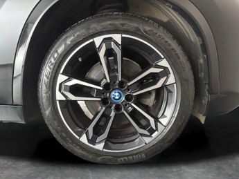 BMW iX1 30 66.5kWh M Sport xDrive (11kW Charger) (313 ps) - HEATED SEATS