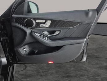 Mercedes-Benz C Class 2.0 C300de 13.5kWh AMG Line Night Edition (Premium) Plug-in G-Tr