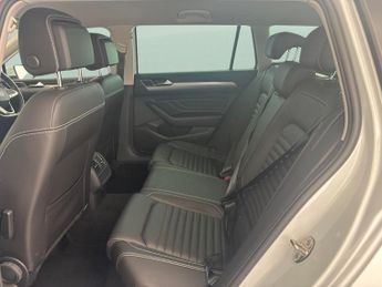 Volkswagen Passat 1.5 TSI EVO SEL DSG (150 ps) - AUTO HEADLIGHTS - DAB - USB AUDIO