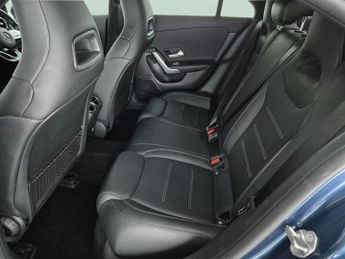 Mercedes-Benz CLA 1.3 CLA180 AMG Line Coupe 7G-DCT (136 ps) - HEATED LEATHER