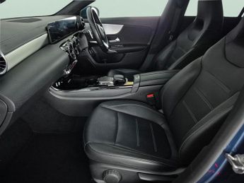 Mercedes-Benz CLA 1.3 CLA180 AMG Line Coupe 7G-DCT (136 ps) - HEATED LEATHER