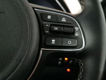 Kia Niro 64kWh 4+ (201 bhp) - HEAT AND COOL SEATS - LED - REVERSE CAM