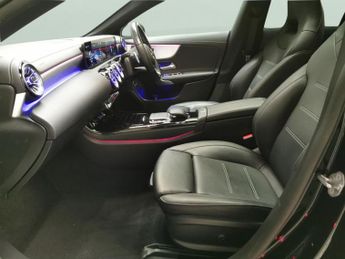 Mercedes-Benz CLA 2.0 CLA220d AMG Line (Premium Plus 2) Coupe 8G-DCT (190 ps) - CA
