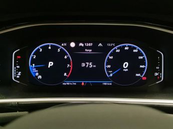 Volkswagen T-Roc 1.5 TSI R-Line DSG (150 ps) - DIGITAL DASH - AIR CON - AUTO HEAD