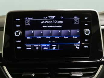 Volkswagen T-Roc 1.5 TSI R-Line DSG (150 ps) - DIGITAL DASH - AIR CON - AUTO HEAD