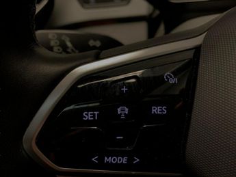 Volkswagen ID.3 Pro 58kWh Family (145 ps) - PARK SENSORS - HALF LEATHER - 18IN A