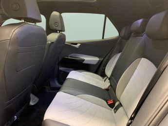 Volkswagen ID.3 Pro 58kWh Family (145 ps) - PARK SENSORS - HALF LEATHER - 18IN A