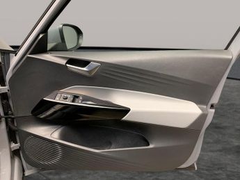Volkswagen ID.3 Pro 58kWh Family (145 ps) - PARK SENSORS - HALF LEATHER - 18IN A