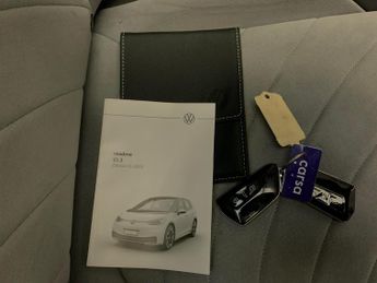 Volkswagen ID.3 Pro 58kWh Family (145 ps) - PARK SENSORS - HALF LEATHER - 18IN A