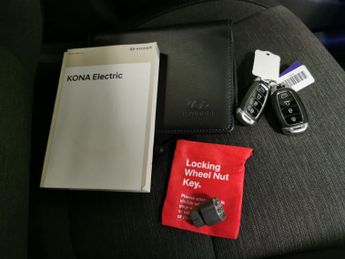 Hyundai Kona 64kWh Premium (10.5kW Charger) (204 ps) - HEATED SEATS - HEATED 