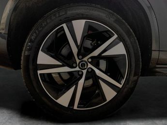 Volvo XC90 2.0h T8 Recharge 18.8kWh Plus Plug-in 4WD (455 ps) - SURROUND VI