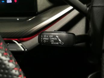 Skoda Octavia 1.4 TSI iV 13kWh vRS Plug-in DSG (245 ps) - ACTIVE LANE ASSIST