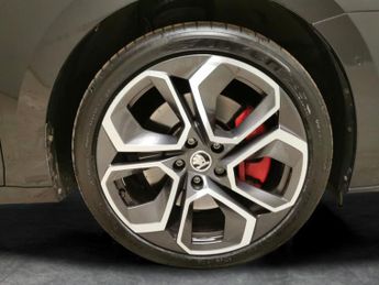 Skoda Octavia 1.4 TSI iV 13kWh vRS Plug-in DSG (245 ps) - ACTIVE LANE ASSIST