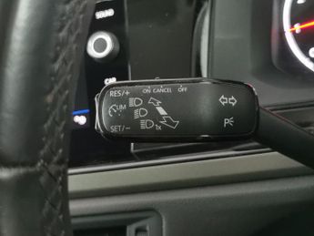 Volkswagen Polo 1.0 TSI SE DSG (95 ps) - SD CARD MEDIA INPUT - PRIVACY GLASS