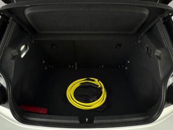 Volkswagen ID.3 Pro Performance 58kWh Life (204 ps) - HEATED STEERING - COMFORT 
