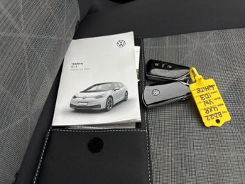Volkswagen ID.3 Pro Performance 58kWh Life (204 ps) - HEATED STEERING - COMFORT 