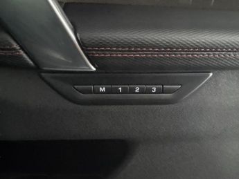 Land Rover Discovery Sport 1.5 P300e 12.2kWh R-Dynamic SE Plug-in 4WD (309 ps) - BLIND SPOT