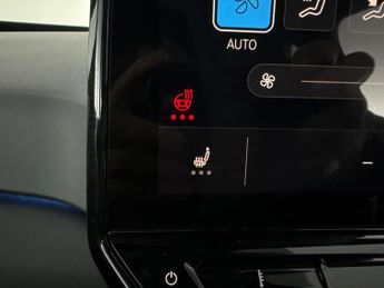Volkswagen ID.3 Pro Performance 58kWh Life (204 ps) - HEATED STEERING - COMFORT 