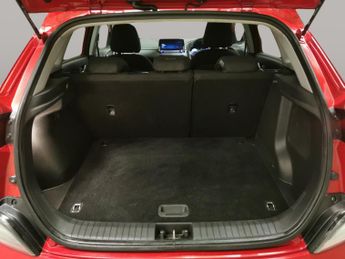 Hyundai Kona 39kWh Premium (10.5kW Charger) (136 ps) - HEATED SEATS - HEATED 