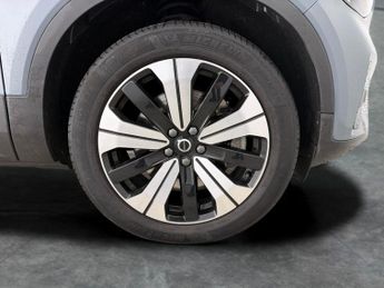 Volvo XC40 Recharge 69kWh Plus (231 ps) - KEYLESS ENTRY - PARK ASSIST - LED