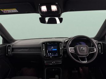 Volvo XC40 Recharge 69kWh Plus (231 ps) - KEYLESS ENTRY - PARK ASSIST - LED