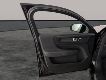 Volvo C40 Recharge 69kWh Core (231 ps) - PARK ASSIST - LED - NAV