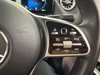 Mercedes-Benz EQA EQA 250+ 70.5kWh Sport (190 ps) - NAV - ADAPTIVE LIGHTS - MIRROR