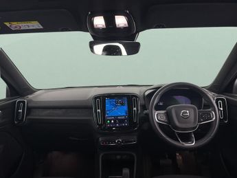 Volvo XC40 Recharge 69kWh Plus (231 ps) - KEYLESS ENTRY - PARK ASSIST - LED