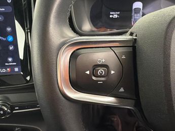 Volvo C40 Recharge 69kWh Core (231 ps) - PARK ASSIST - LED - NAV