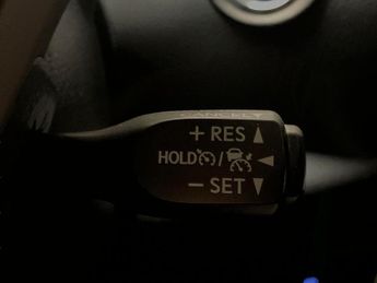 Toyota C-HR 1.8 VVT-h Dynamic CVT (122 ps) - LED - REVERSE CAM - NAV