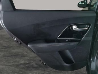 Kia Niro 1.6 GDi 2 DCT (139 bhp) - BLUETOOTH - PADDLE SHIFT - HALF LEATHE