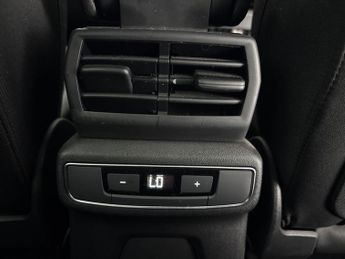 Audi Q4 E-tron 35 Sport 55kWh (170 ps) - CARPLAY - LED - HEATED SEATS