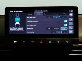 MG Mg4 64kWh Trophy Long Range (203 ps) - HEATED STEERING - BLIND SPOT 