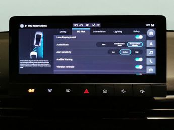 MG Mg4 64kWh Trophy Long Range (203 ps) - HEATED STEERING - BLIND SPOT 
