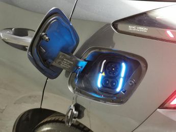 MG Mg4 64kWh Trophy Long Range (203 ps) - HEATED STEERING - BLIND SPOT 