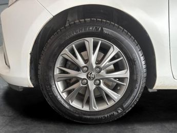 Toyota Yaris 1.5 VVT-h Icon E-CVT (100 ps) - CRUISE - AIR CON - DAB