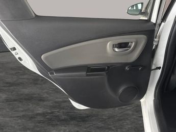 Toyota Yaris 1.5 VVT-h Icon E-CVT (100 ps) - CRUISE - AIR CON - DAB