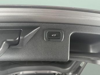 Land Rover Discovery Sport 1.5 P300e 12.2kWh R-Dynamic SE Plug-in 4WD (309 ps) - BLIND SPOT