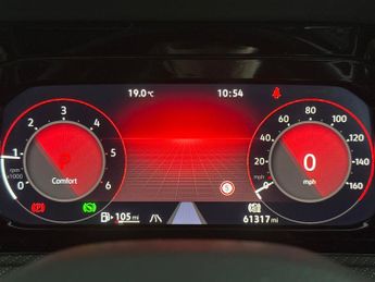 Volkswagen Golf 2.0 TDI R-Line DSG (150 ps) ADAPTIVE CRUISE - REV CAM - NAV